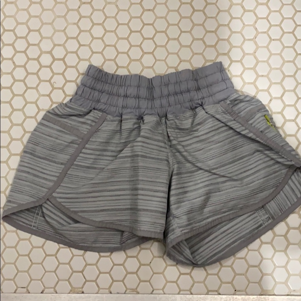 Lululemon shorts size 4